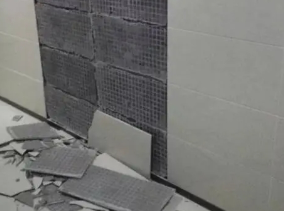 上街区瓷砖空鼓维修公司分享下上街区墙砖松动维修的知识